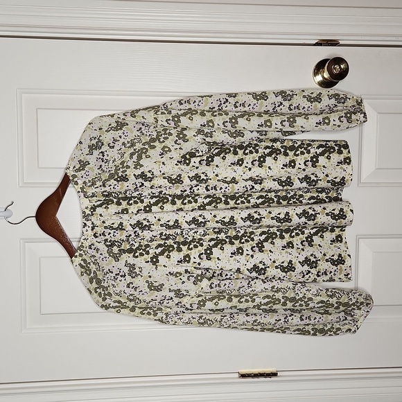 ANN Taylor Factory Green White Print Popover Top Size S - Picture 9 of 11